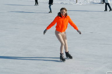 Picture 4 - Faina Bona on Zishy in Melting Ice