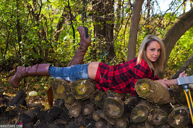 Picture 8 - Nikki Sims the Lumberjack