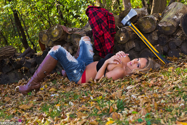 Picture 12 - Nikki Sims the Lumberjack
