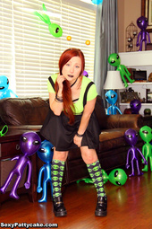 Picture 3 - Sexy Pattycake Alien Invasion